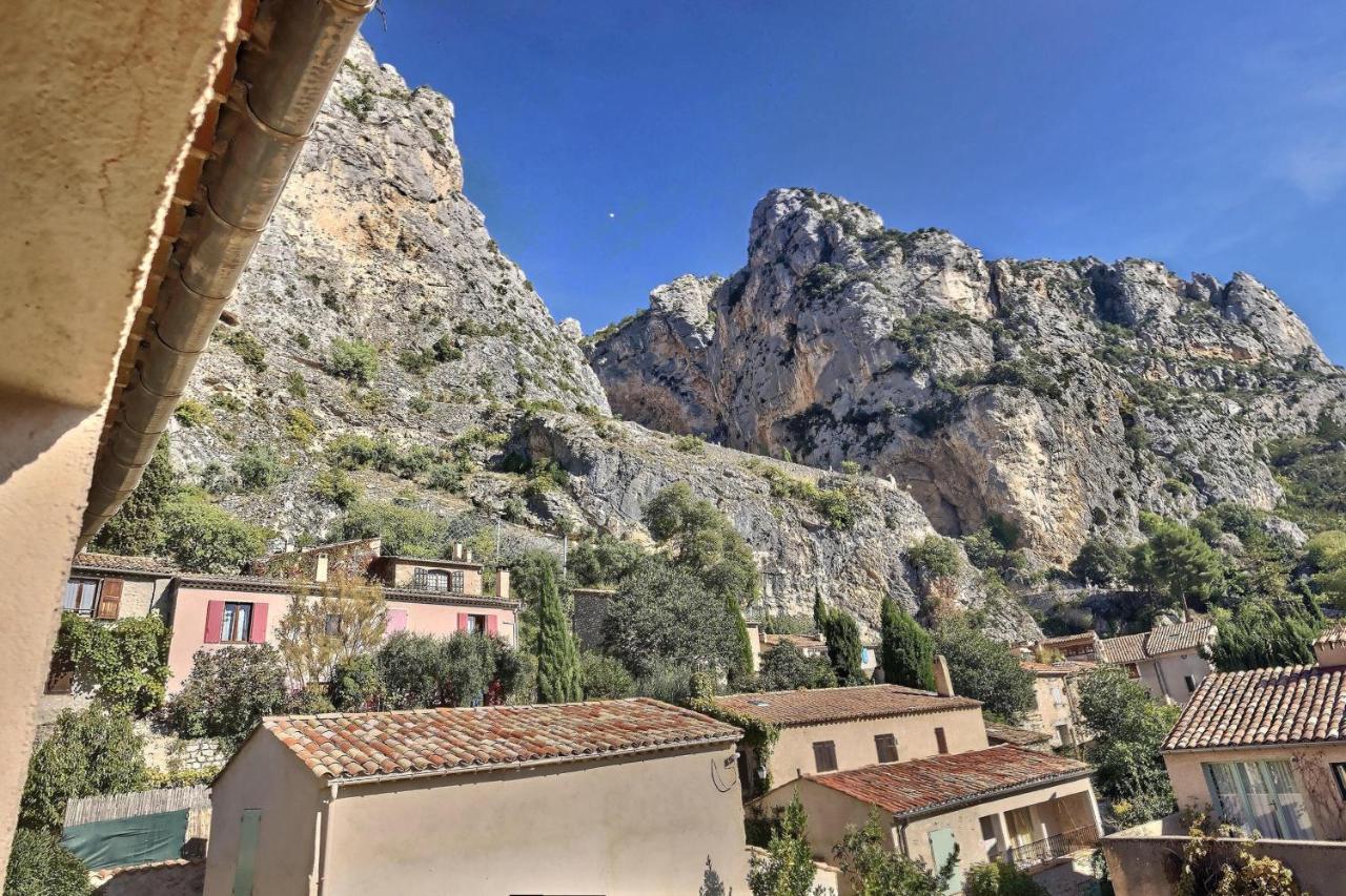 Studio vue sur les toits, lumineux Moustiers #2 Extérieur photo